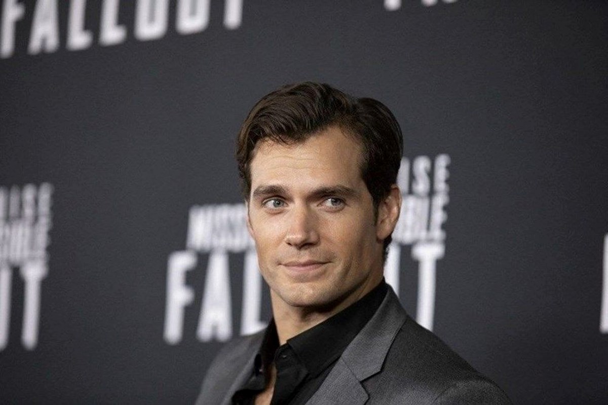 1737273480 964 Supermen roluyle taninan Henry Cavill baba oldu